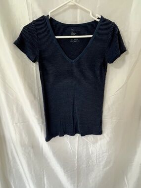 Gap V-neck t-shirt
